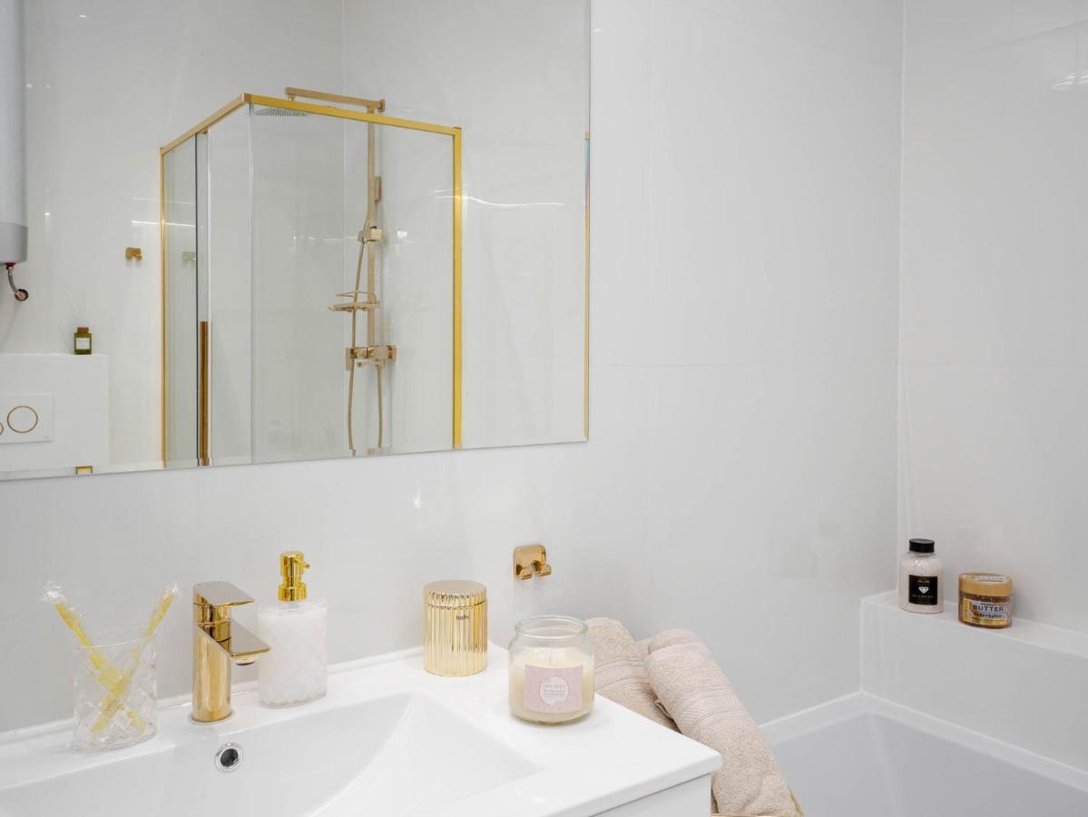 Apartament Gold Aleja Nmp 8 - Free Parking Częstochowa Extérieur photo